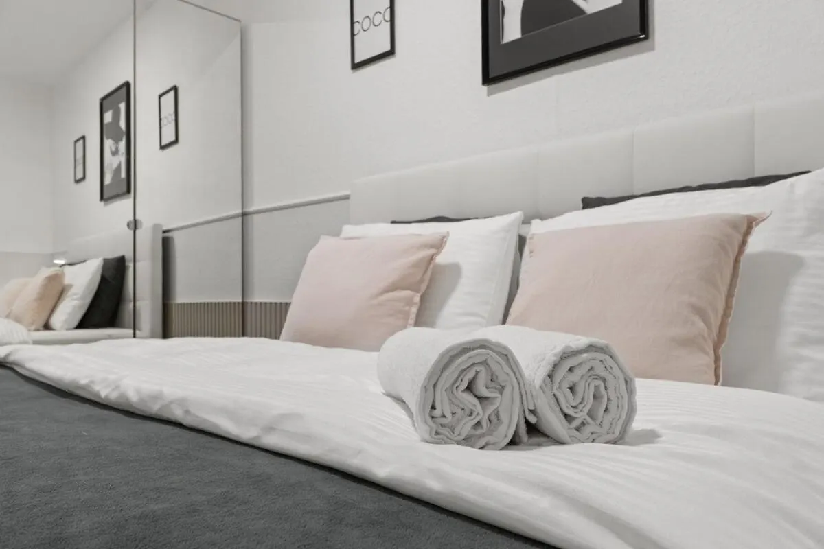 Cozy Cologne Premium Apartment With Free Parking! New!