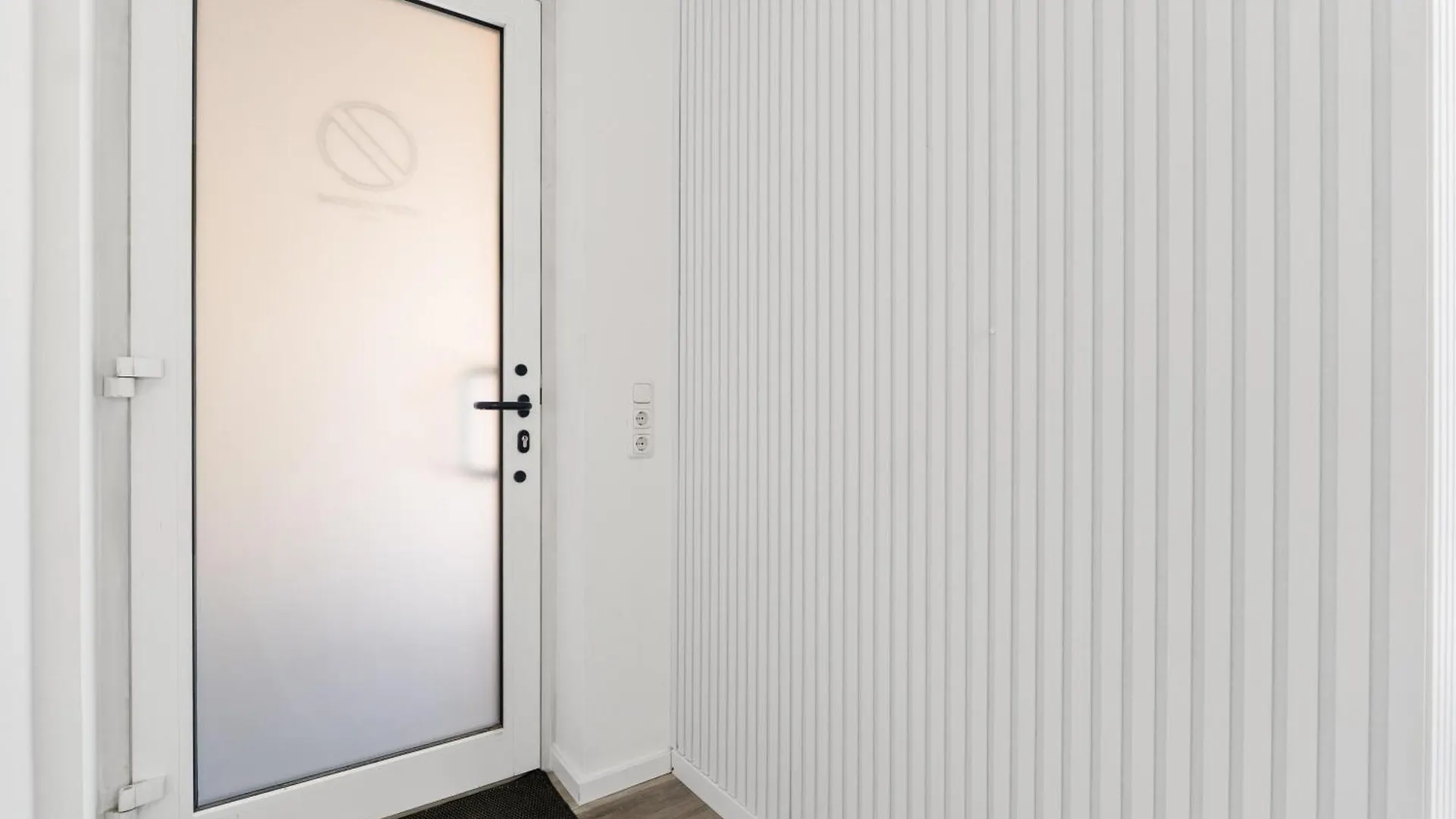 Cozy Cologne Premium Apartment With Free Parking! New!